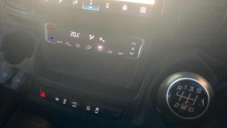 Peugeot Boxer 3500 L2 Diesel 2.2 BlueHDi 140 H2 Van Professional